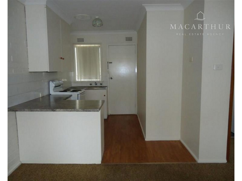 4/8 Nordlingen Drive, Tolland NSW 2650