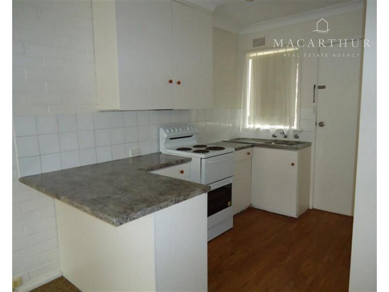 4/8 Nordlingen Drive, Tolland NSW 2650