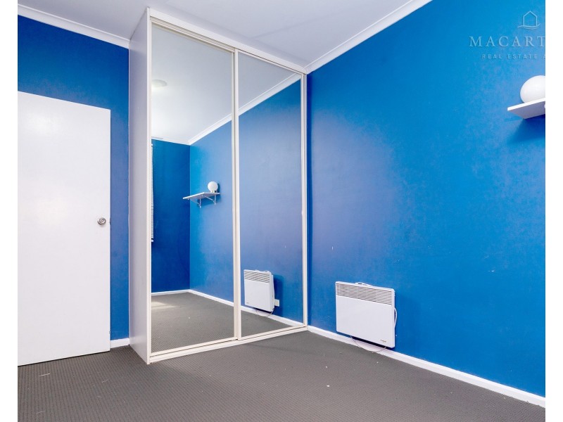 8 Phillip Avenue, Mount Austin NSW 2650
