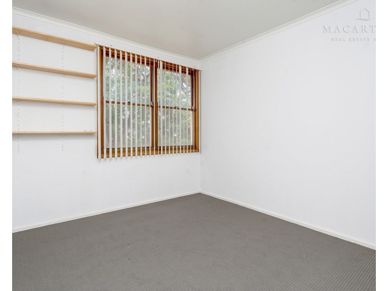 8 Phillip Avenue, Mount Austin NSW 2650
