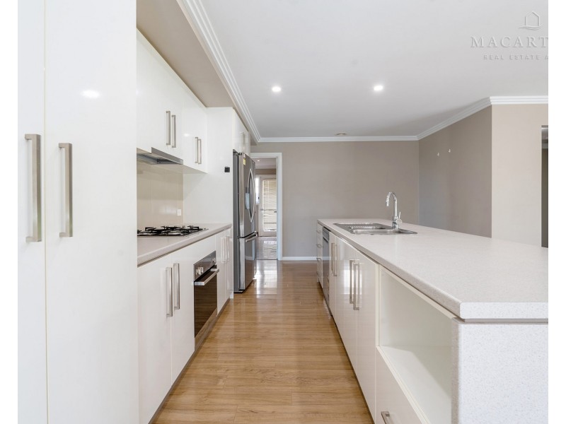 69 Strickland Drive, Boorooma NSW 2650