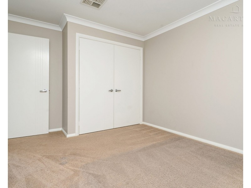 69 Strickland Drive, Boorooma NSW 2650