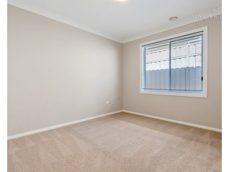 69 Strickland Drive, Boorooma NSW 2650