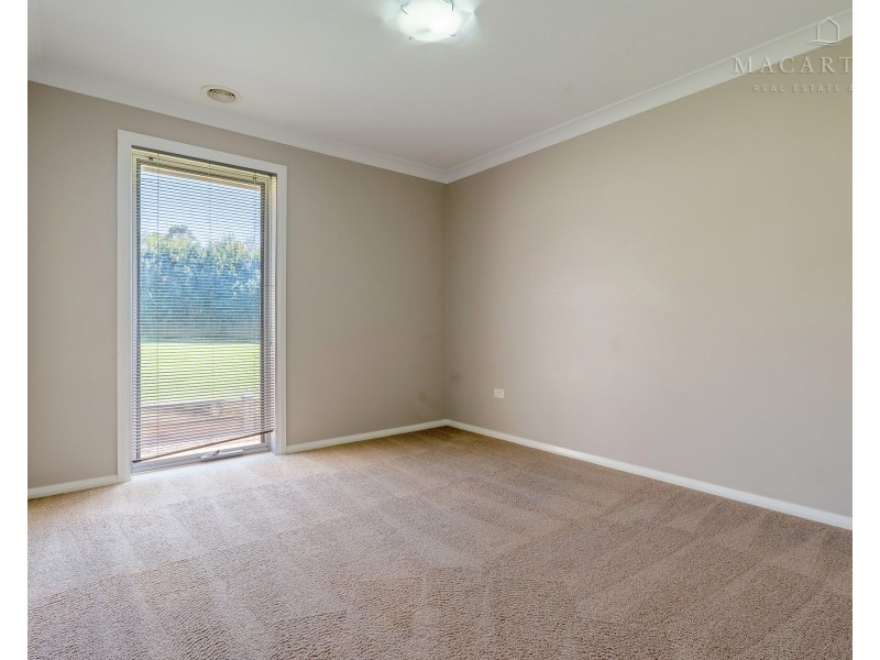 69 Strickland Drive, Boorooma NSW 2650