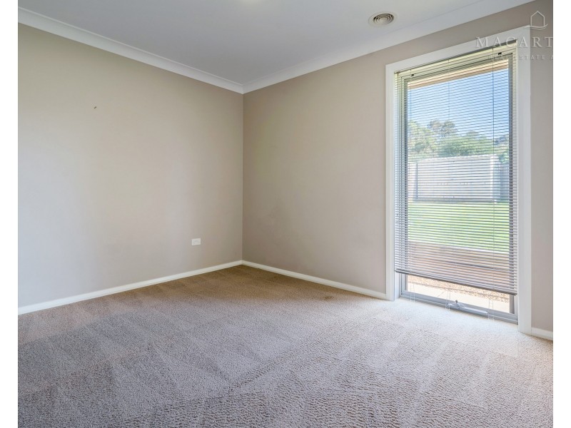 69 Strickland Drive, Boorooma NSW 2650