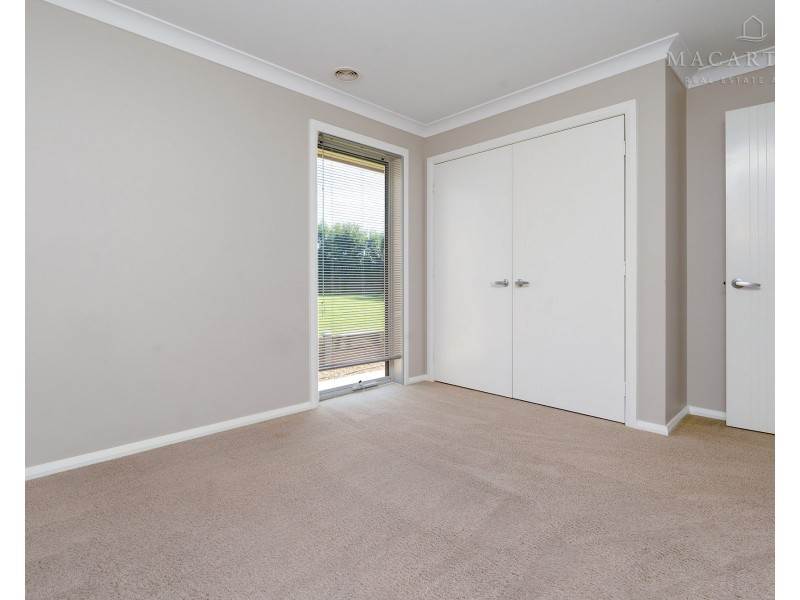 69 Strickland Drive, Boorooma NSW 2650