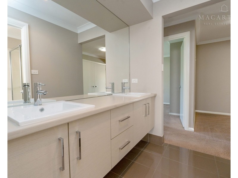 69 Strickland Drive, Boorooma NSW 2650