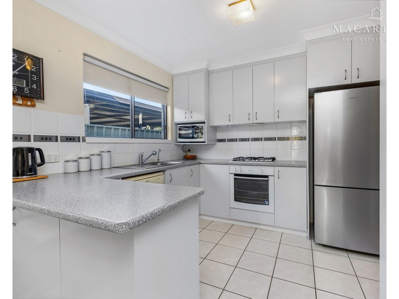 64 Vincent Road, Lake Albert NSW 2650