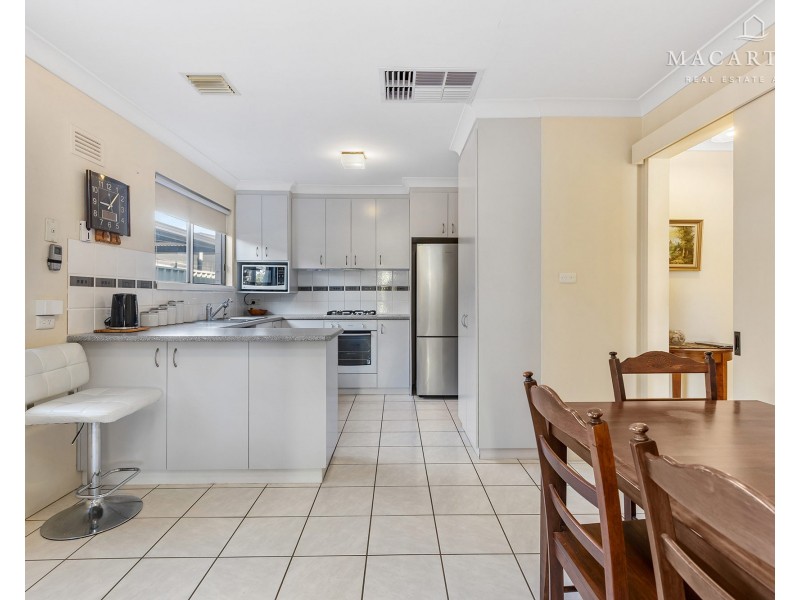 64 Vincent Road, Lake Albert NSW 2650