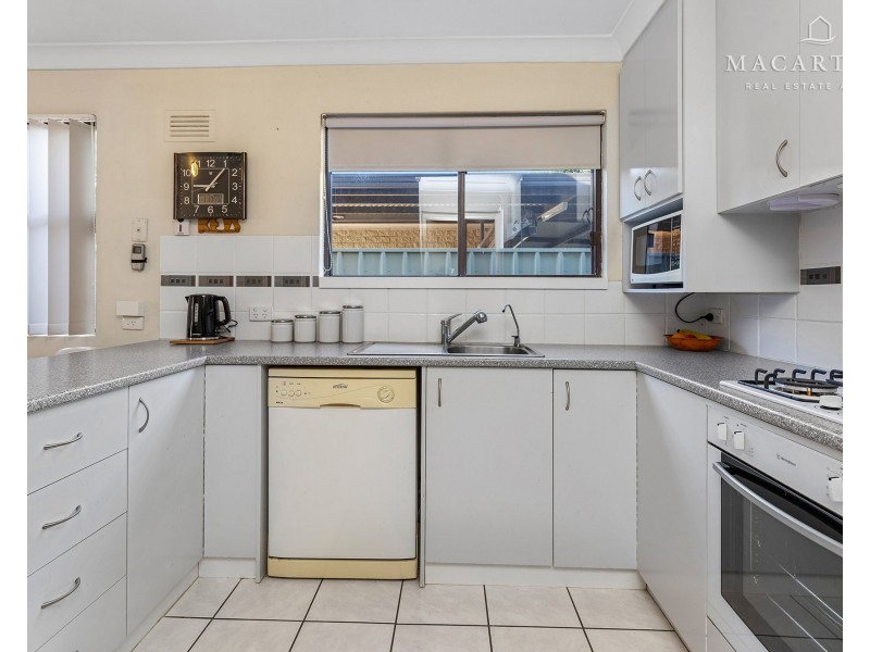 64 Vincent Road, Lake Albert NSW 2650