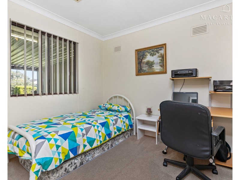 64 Vincent Road, Lake Albert NSW 2650