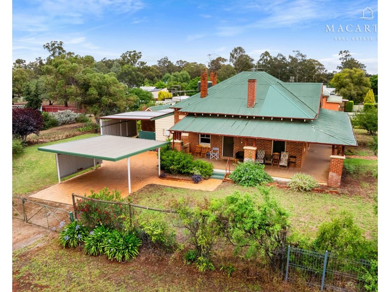25 Cave Street, Ganmain NSW 2702