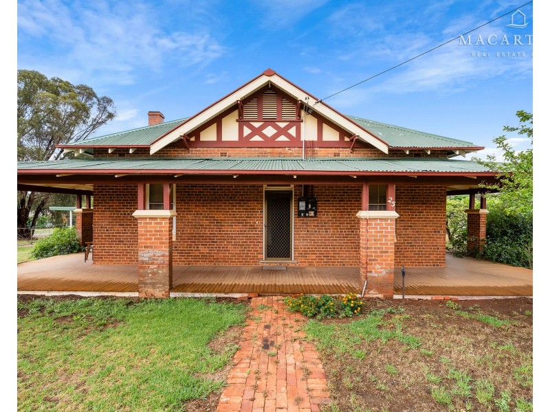 25 Cave Street, Ganmain NSW 2702