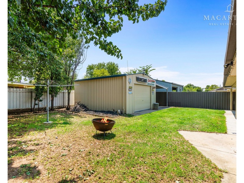 18 Forrest Street, Lake Albert NSW 2650