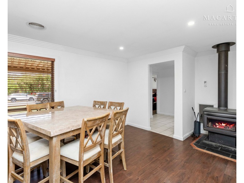 18 Forrest Street, Lake Albert NSW 2650