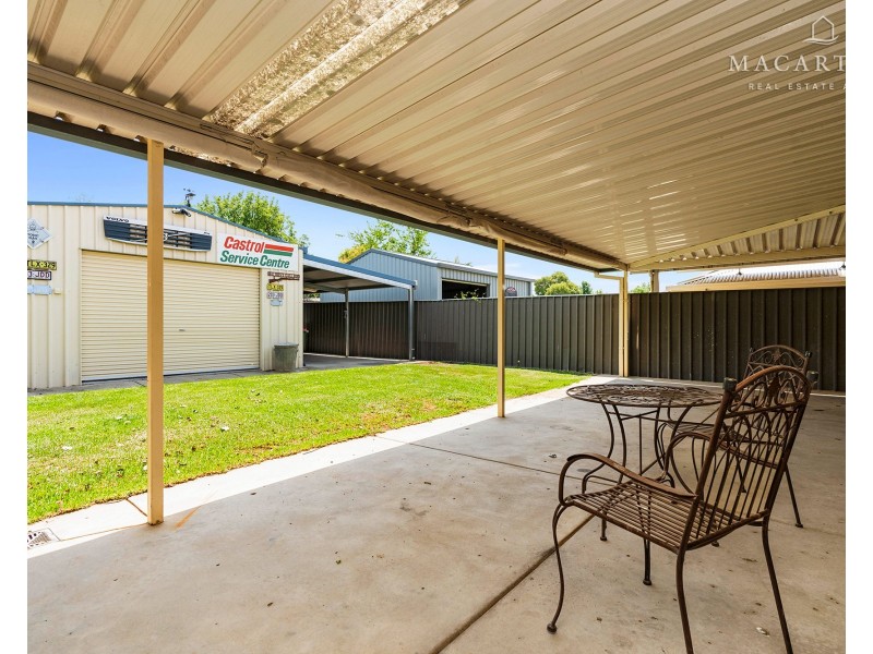 18 Forrest Street, Lake Albert NSW 2650