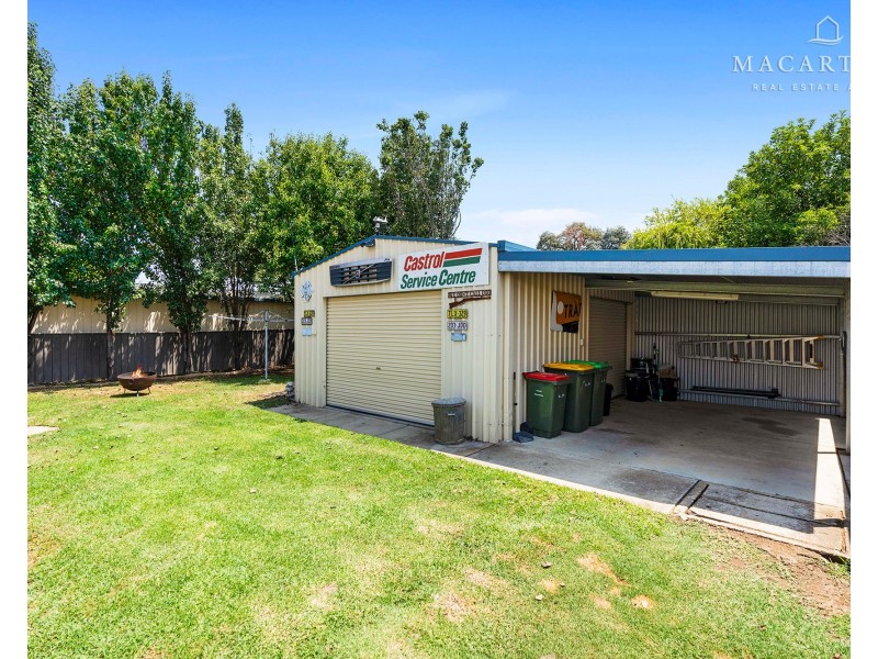 18 Forrest Street, Lake Albert NSW 2650