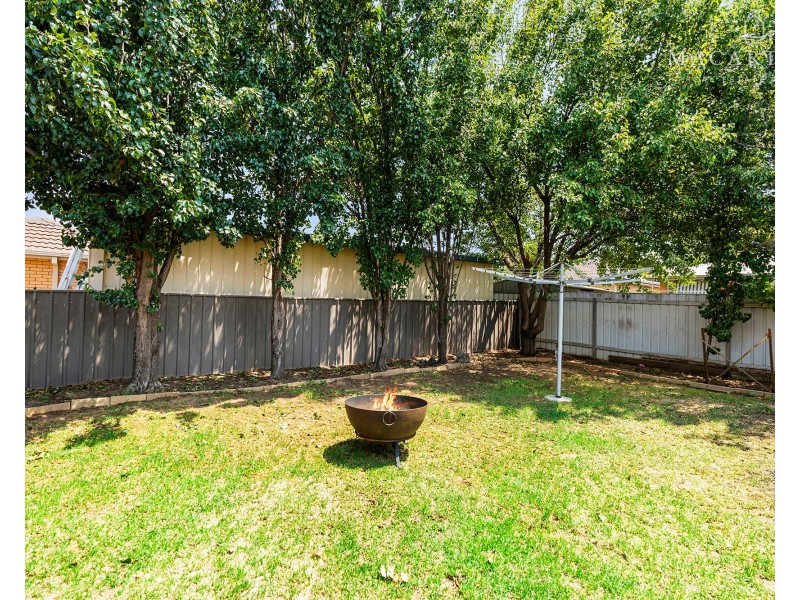 18 Forrest Street, Lake Albert NSW 2650