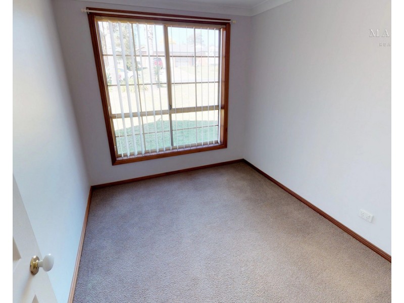 1/8 Kenneally Street, Kooringal NSW 2650