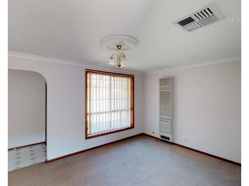 1/8 Kenneally Street, Kooringal NSW 2650