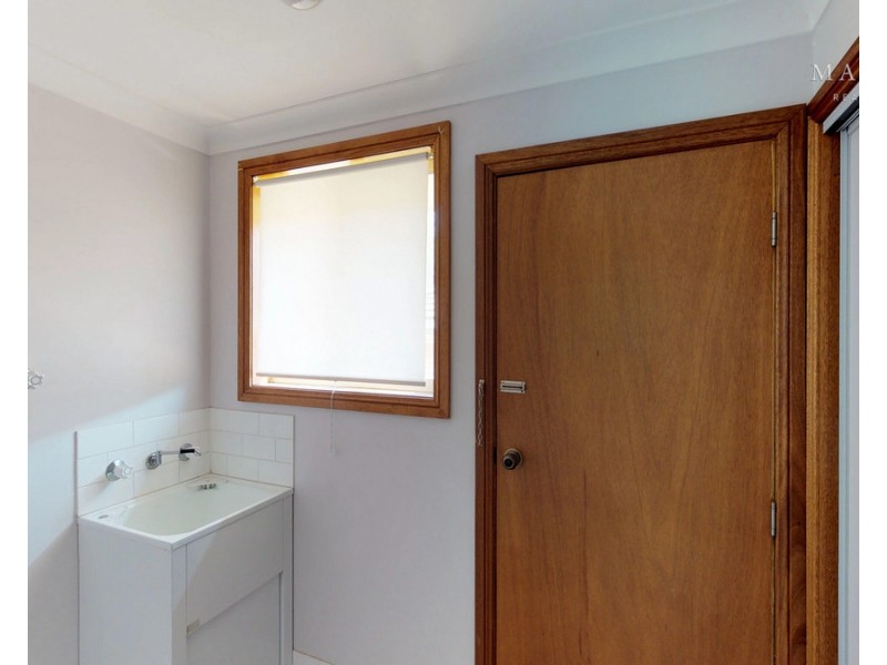 1/8 Kenneally Street, Kooringal NSW 2650