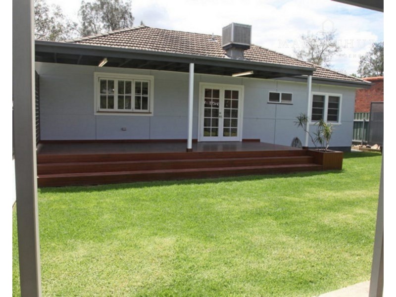 38 Lindsay Street, Turvey Park NSW 2650