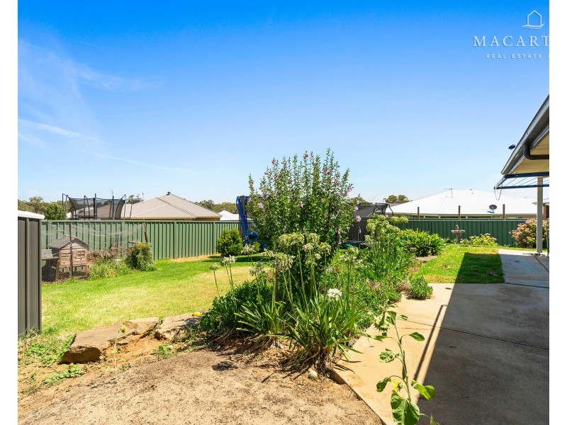 8 Beech Street, Forest Hill NSW 2651