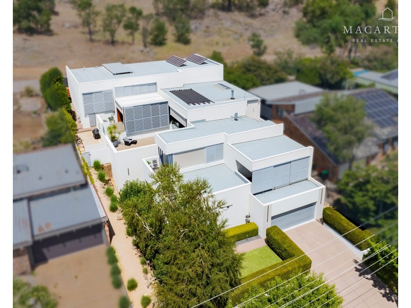 24 Churchill Avenue, Kooringal NSW 2650