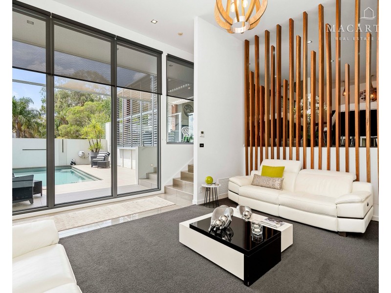 24 Churchill Avenue, Kooringal NSW 2650