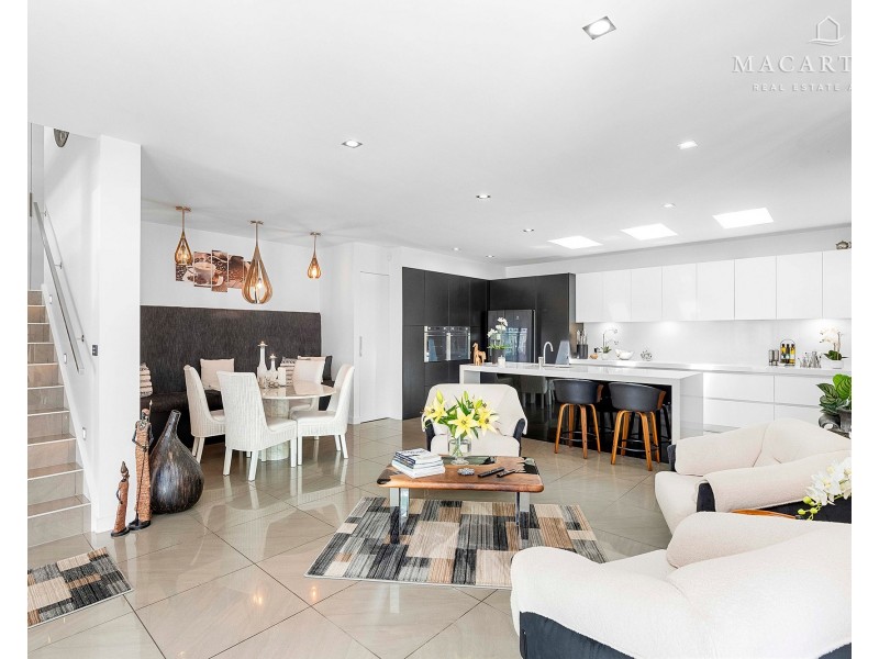 24 Churchill Avenue, Kooringal NSW 2650