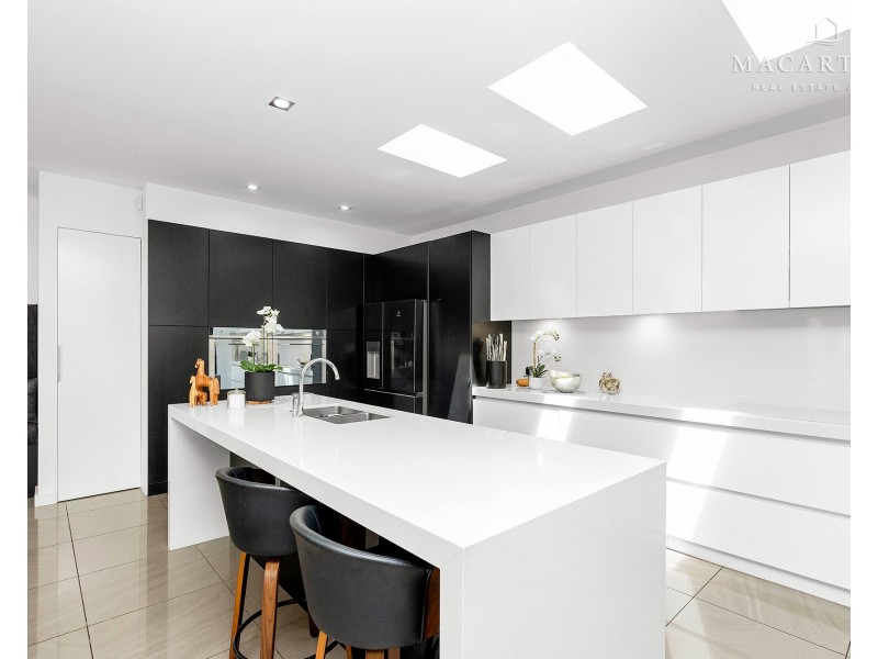 24 Churchill Avenue, Kooringal NSW 2650