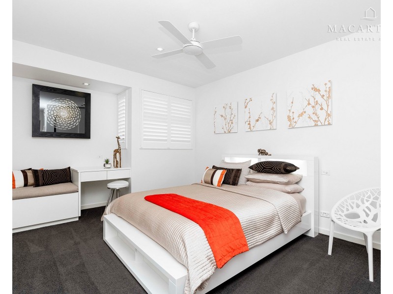 24 Churchill Avenue, Kooringal NSW 2650