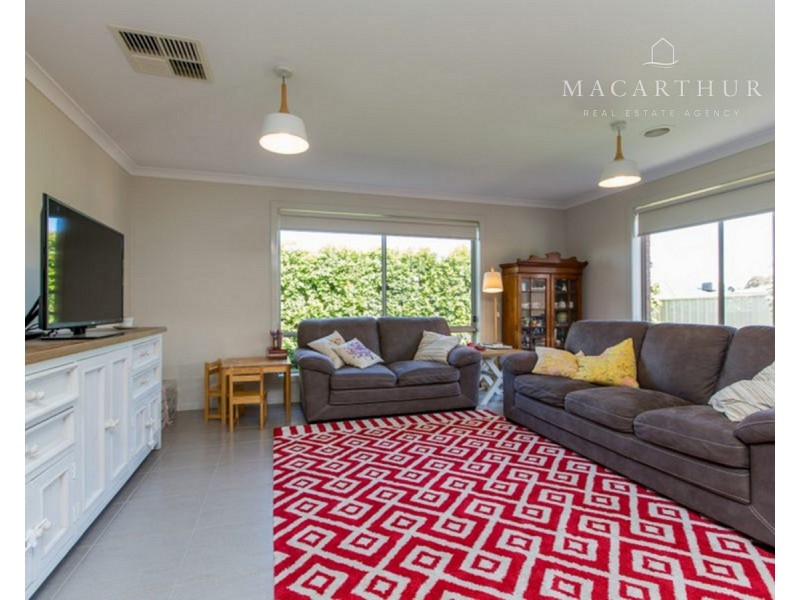 3 Mulberrygong Court, Gobbagombalin NSW 2650