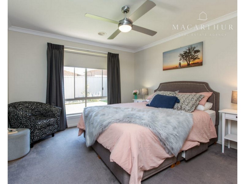 3 Mulberrygong Court, Gobbagombalin NSW 2650