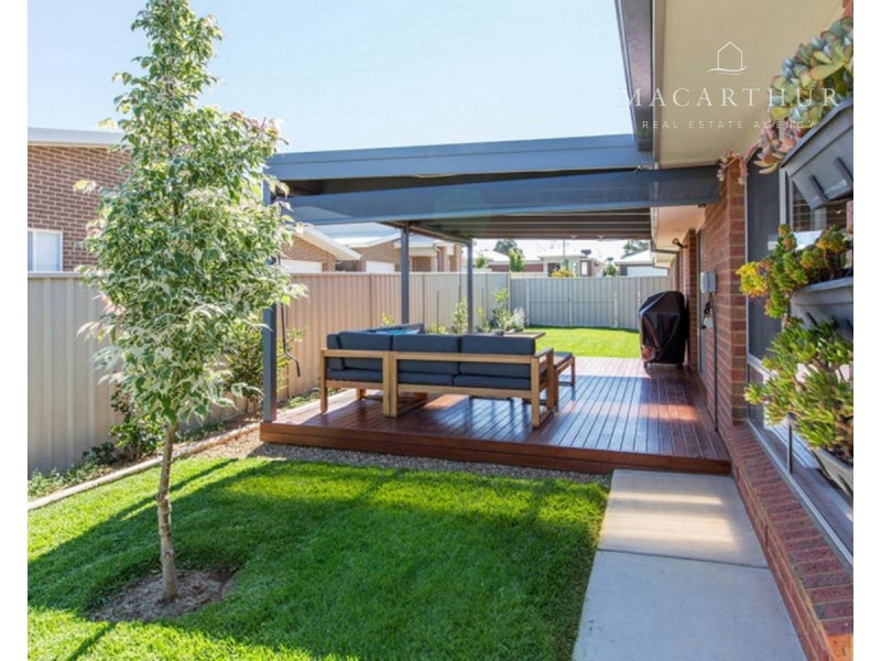 3 Mulberrygong Court, Gobbagombalin NSW 2650