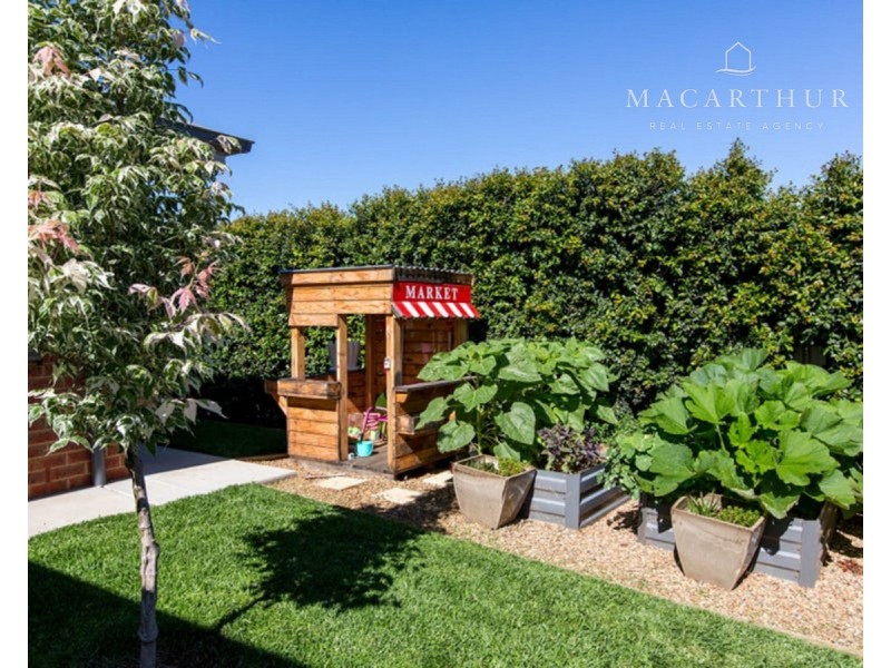 3 Mulberrygong Court, Gobbagombalin NSW 2650