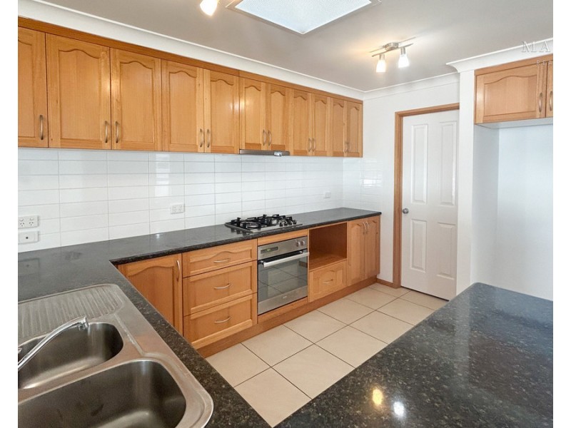 4 Pinnacle Place, Estella NSW 2650