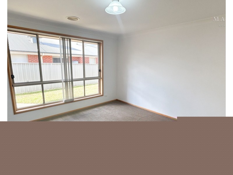 4 Pinnacle Place, Estella NSW 2650