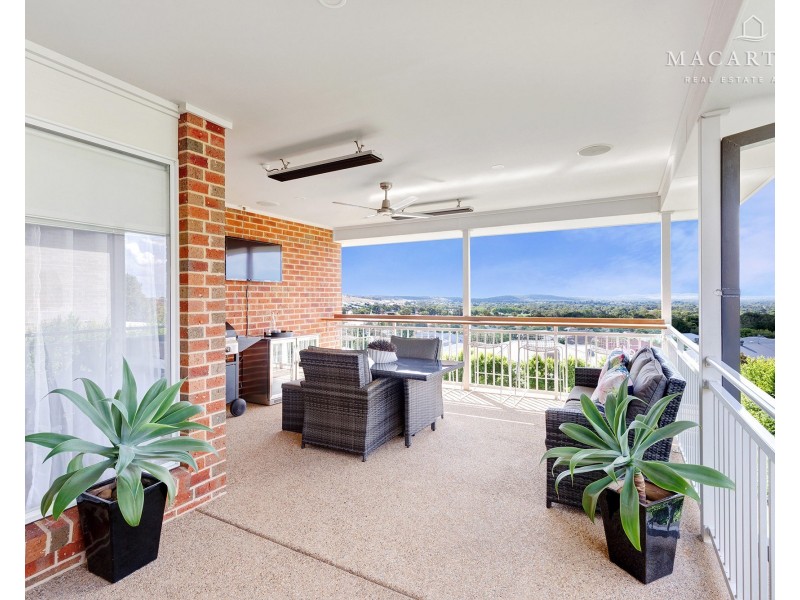 102 Brooklyn Drive, Bourkelands NSW 2650