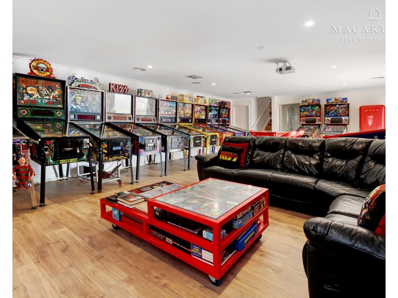 102 Brooklyn Drive, Bourkelands NSW 2650