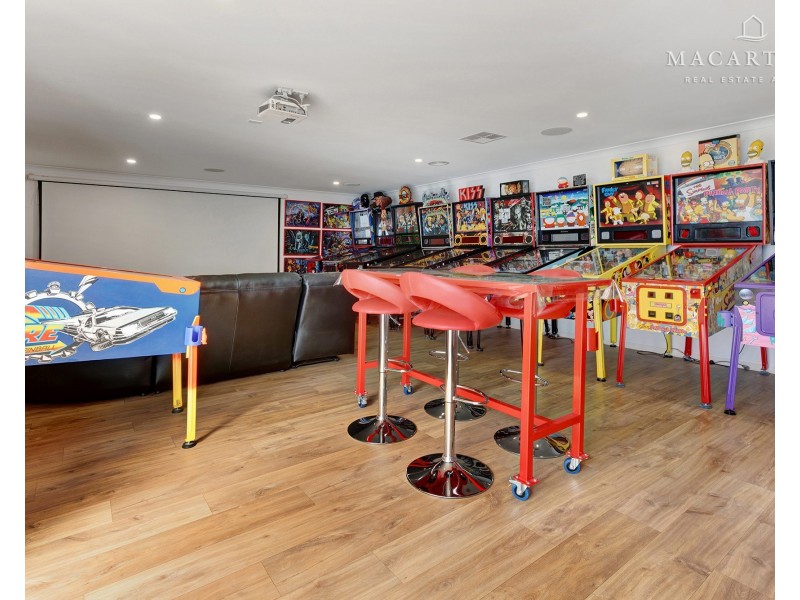 102 Brooklyn Drive, Bourkelands NSW 2650