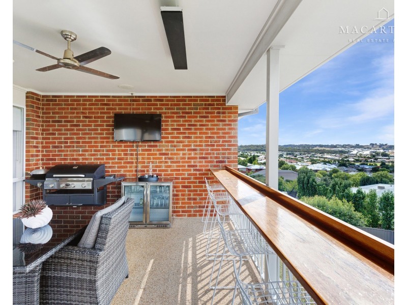102 Brooklyn Drive, Bourkelands NSW 2650