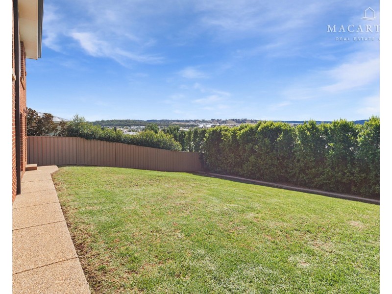 102 Brooklyn Drive, Bourkelands NSW 2650