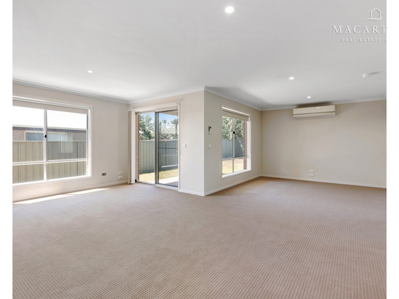 5 Melaleuca Drive, Forest Hill NSW 2651
