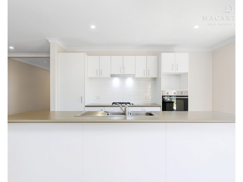 5 Melaleuca Drive, Forest Hill NSW 2651