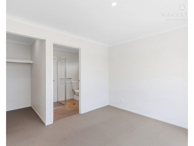 5 Melaleuca Drive, Forest Hill NSW 2651