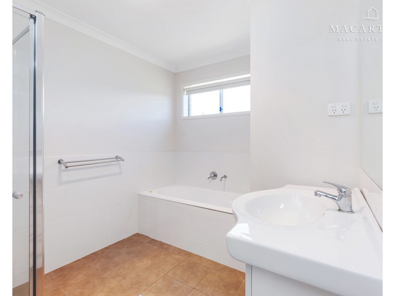 5 Melaleuca Drive, Forest Hill NSW 2651