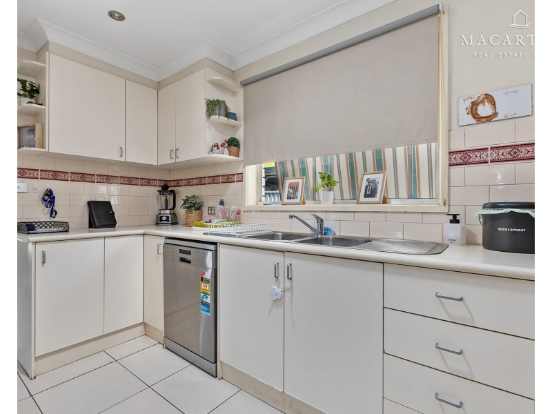 23 Huron Crescent, Lake Albert NSW 2650
