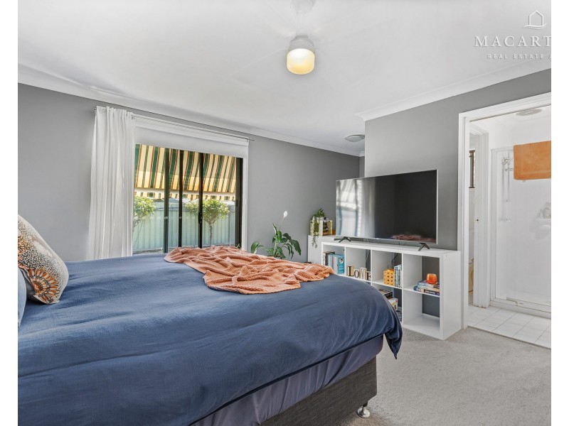 23 Huron Crescent, Lake Albert NSW 2650