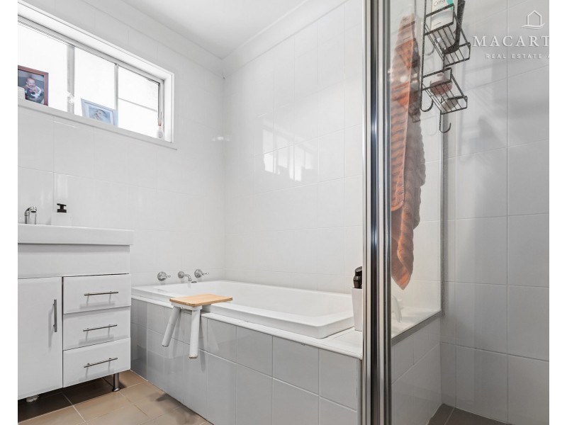23 Huron Crescent, Lake Albert NSW 2650